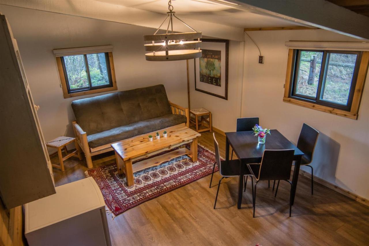 Chute Lake Lodge Naramata Buitenkant foto